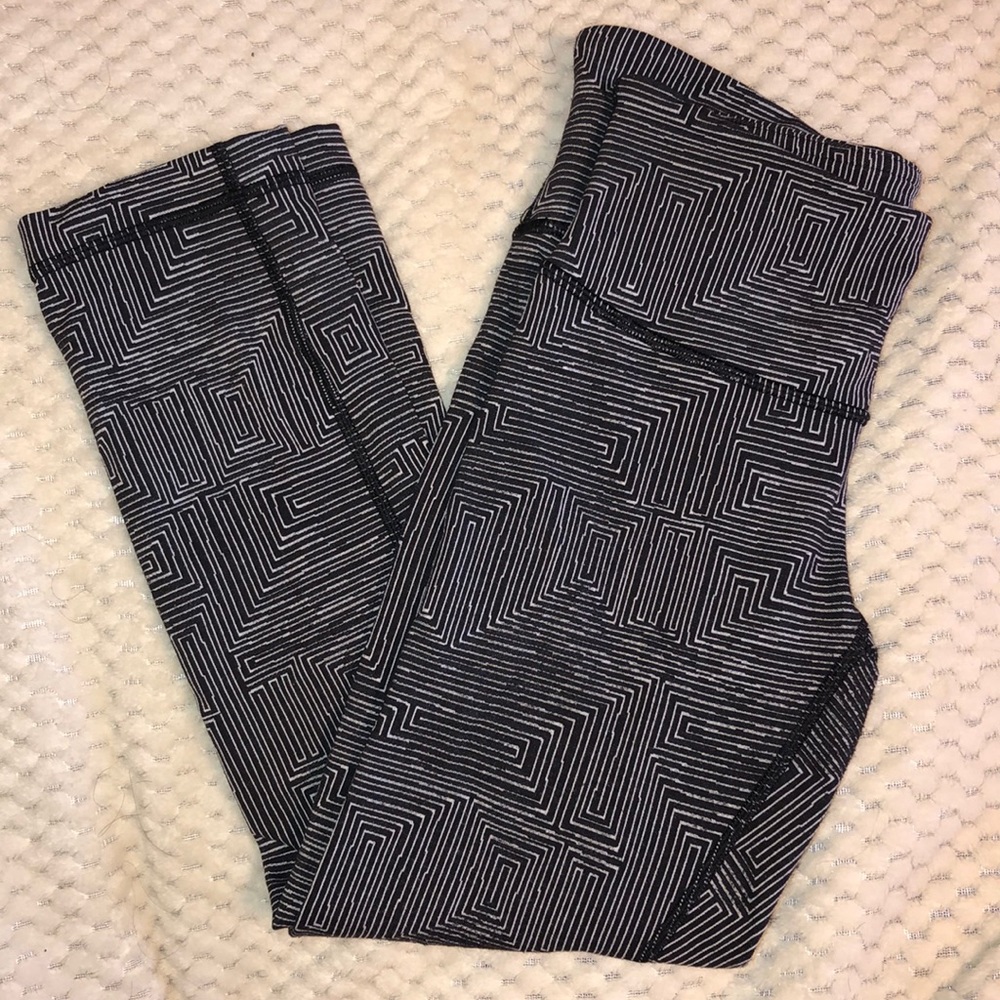 Lululemon Wunder Under Maze Print Cropped Leggings